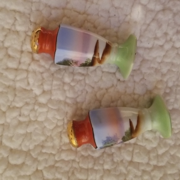 Vintage Nippon Tree In The Meadow Miniature Collectible Salt & Pepper Shakers - Picture 4 of 12